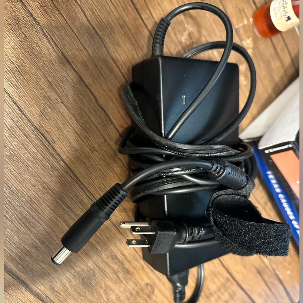 HP Black Charging Adapter